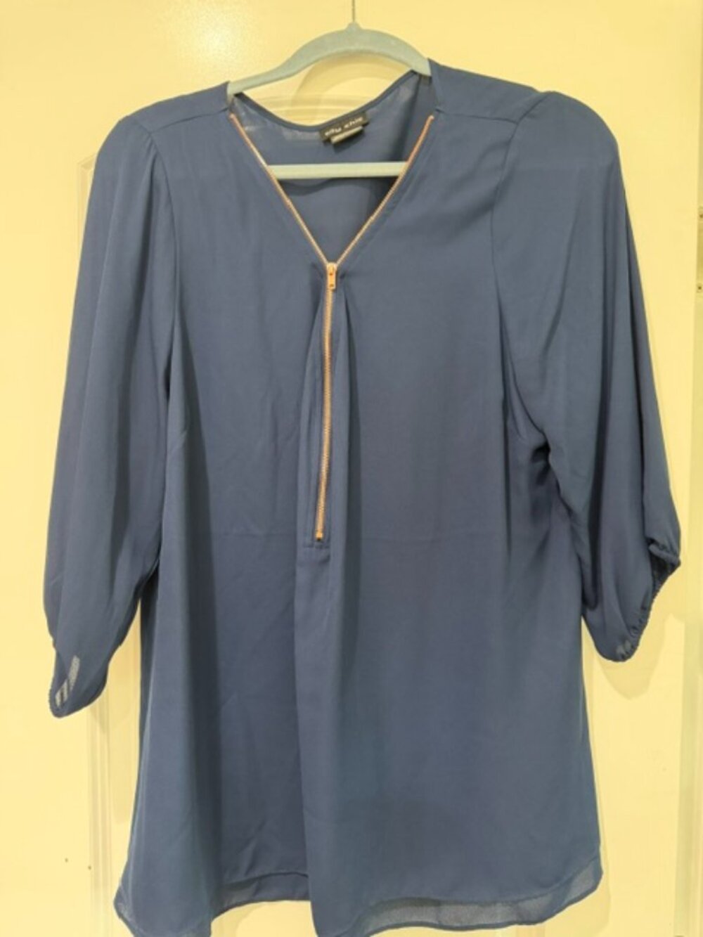 CITY CHIC Women's plus size blouse, size M (18W)